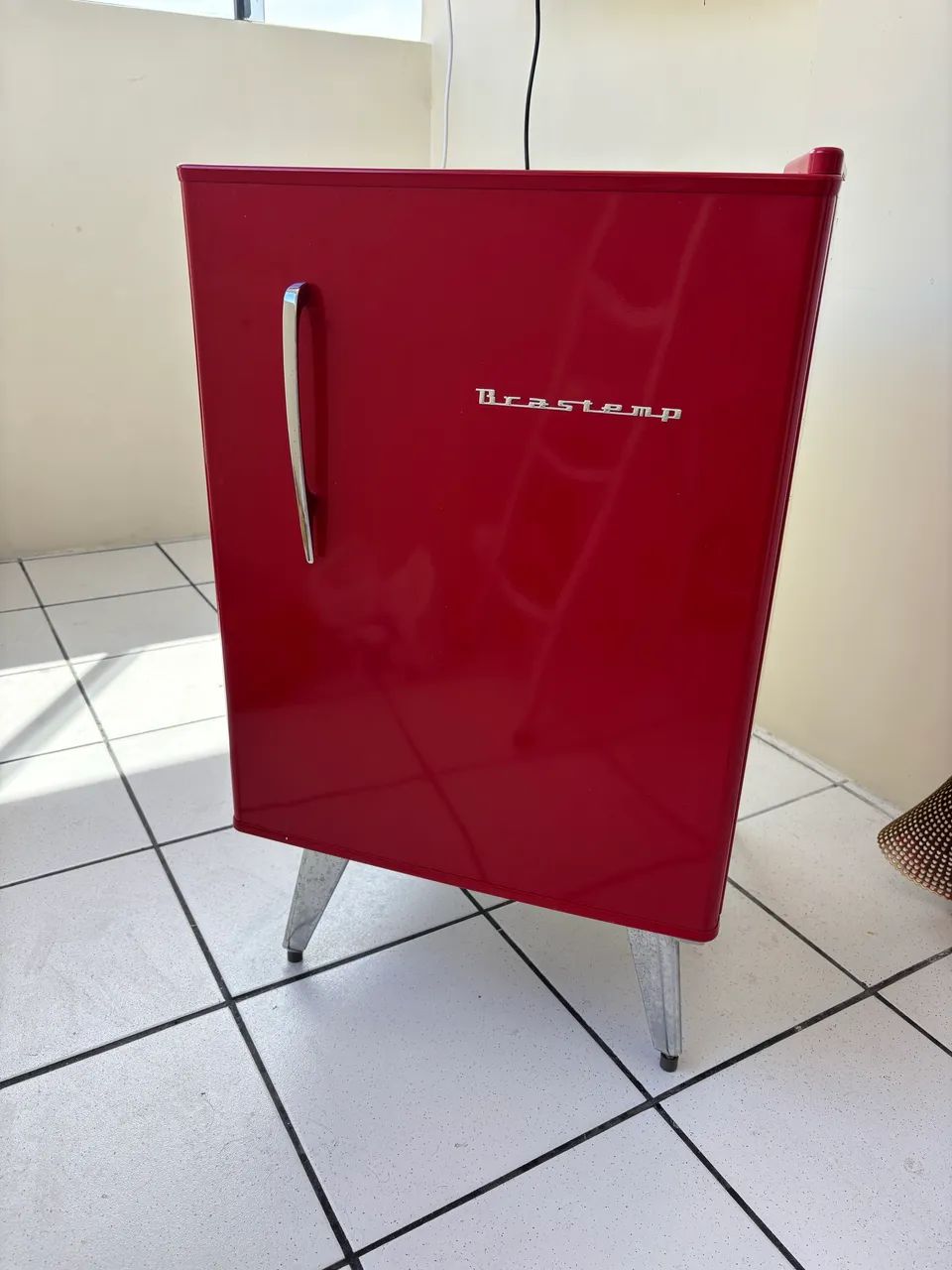 Frigobar Brastemp Retrô 76L Vermelho 220V - Classic Red