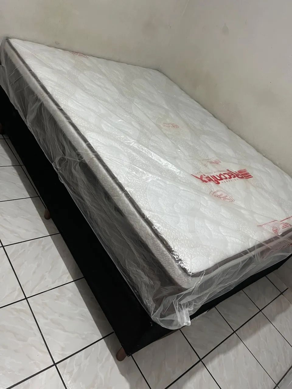 CAMA BOX CASAL/ COLCHÃO DE MOLAS  - Foto 2