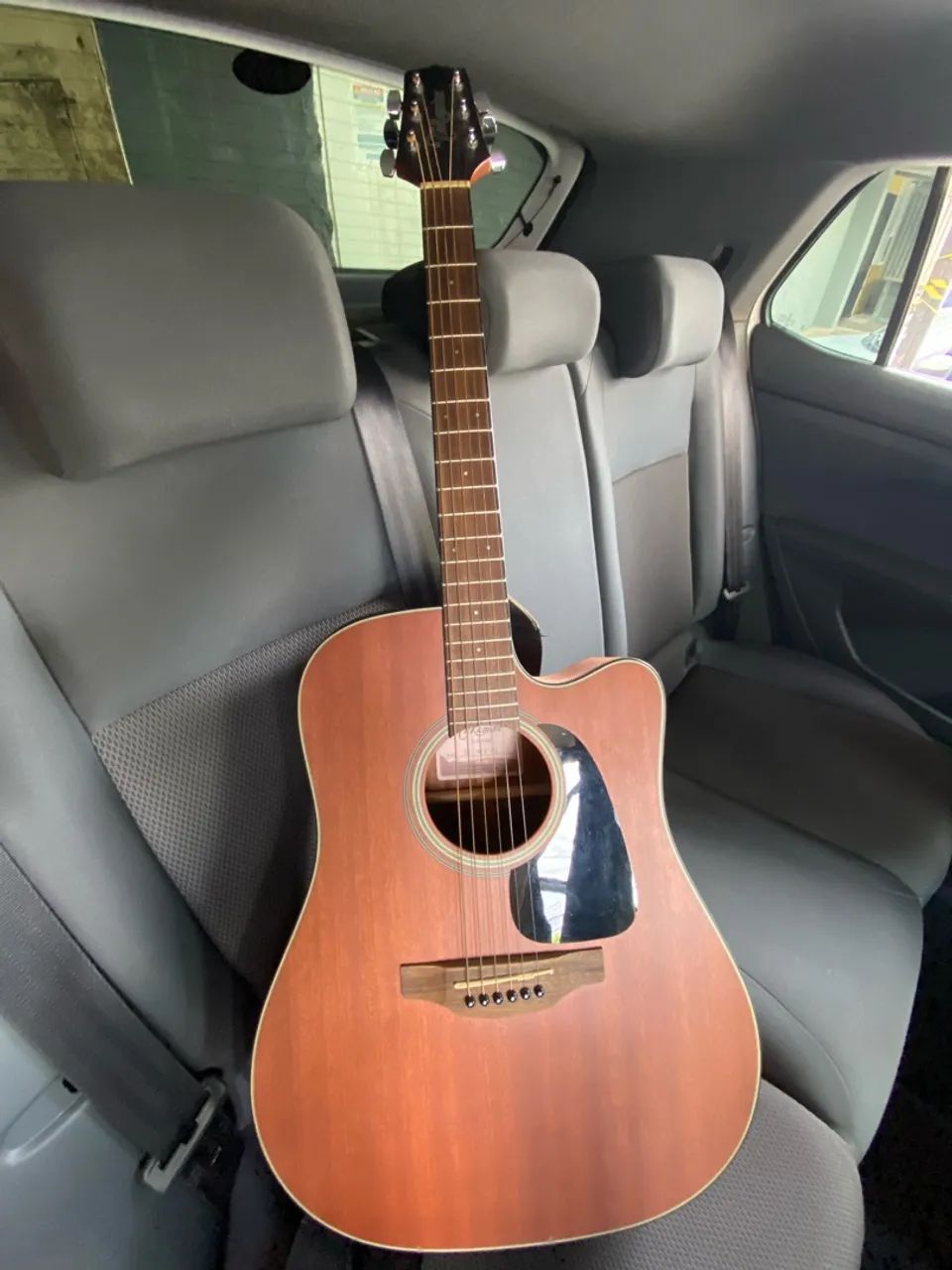 Violão TAKAMINE 