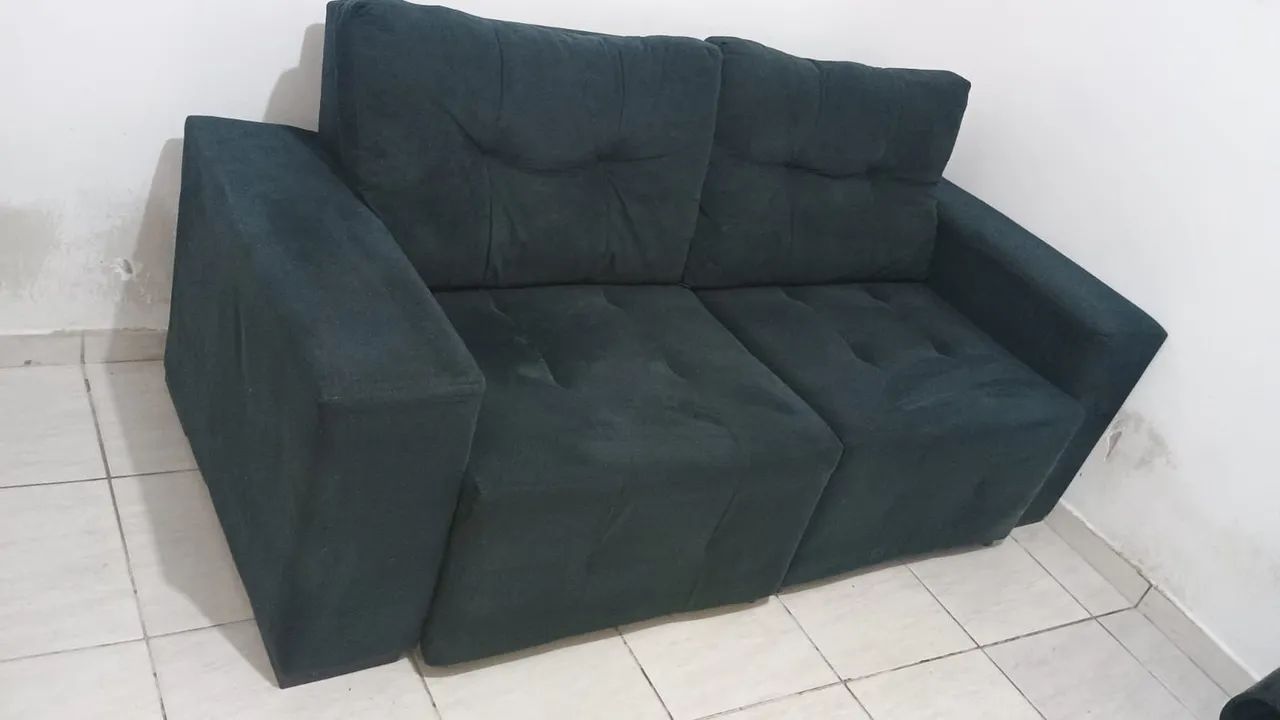 Sofá retrátil 3 lugares, lindo e confortável  - Foto 2