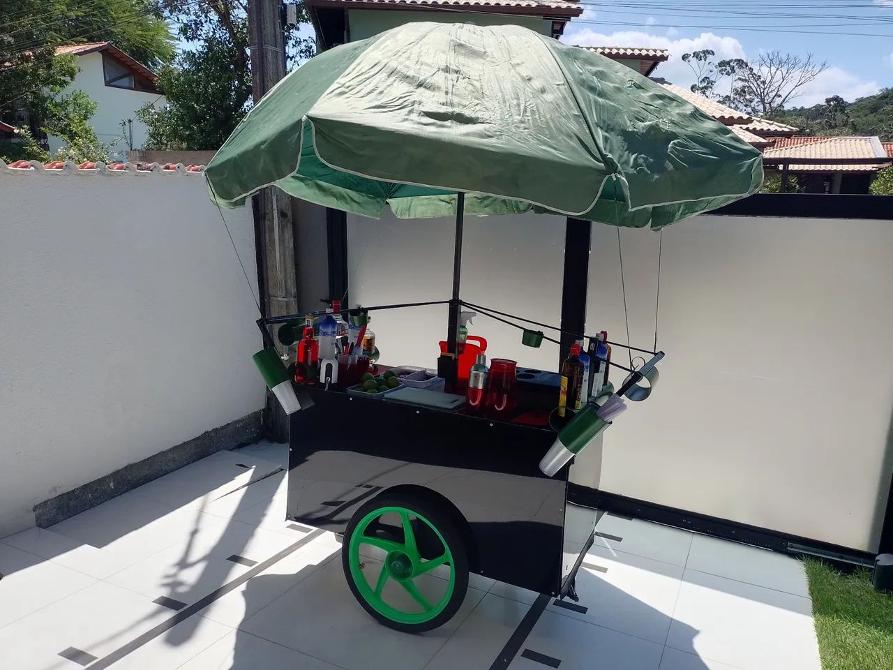 Carrinho de coquetel impecável !!!