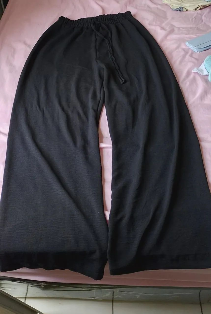 Calça preta