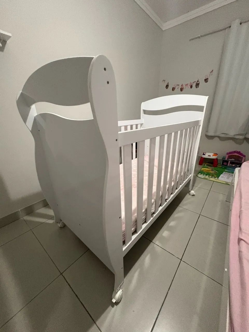 Vendo berço seminovo 3 em 1 - Foto 2