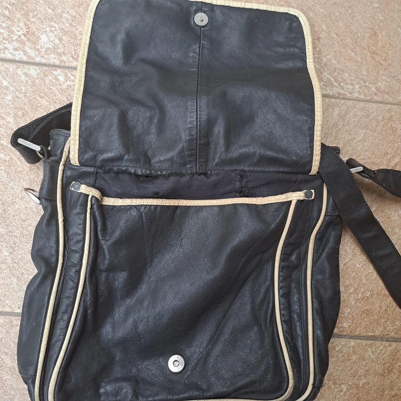 Bolsa couro 60,00 - Foto 2