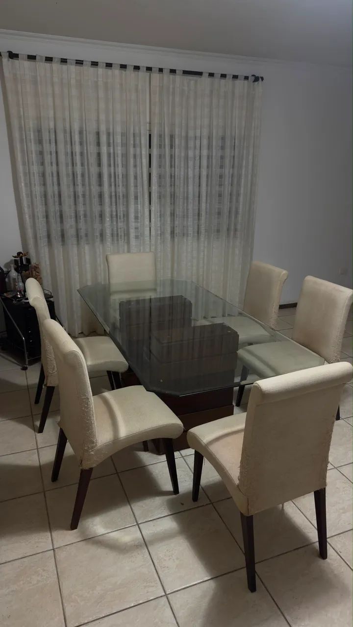 Mesa de jantar + 6 cadeiras