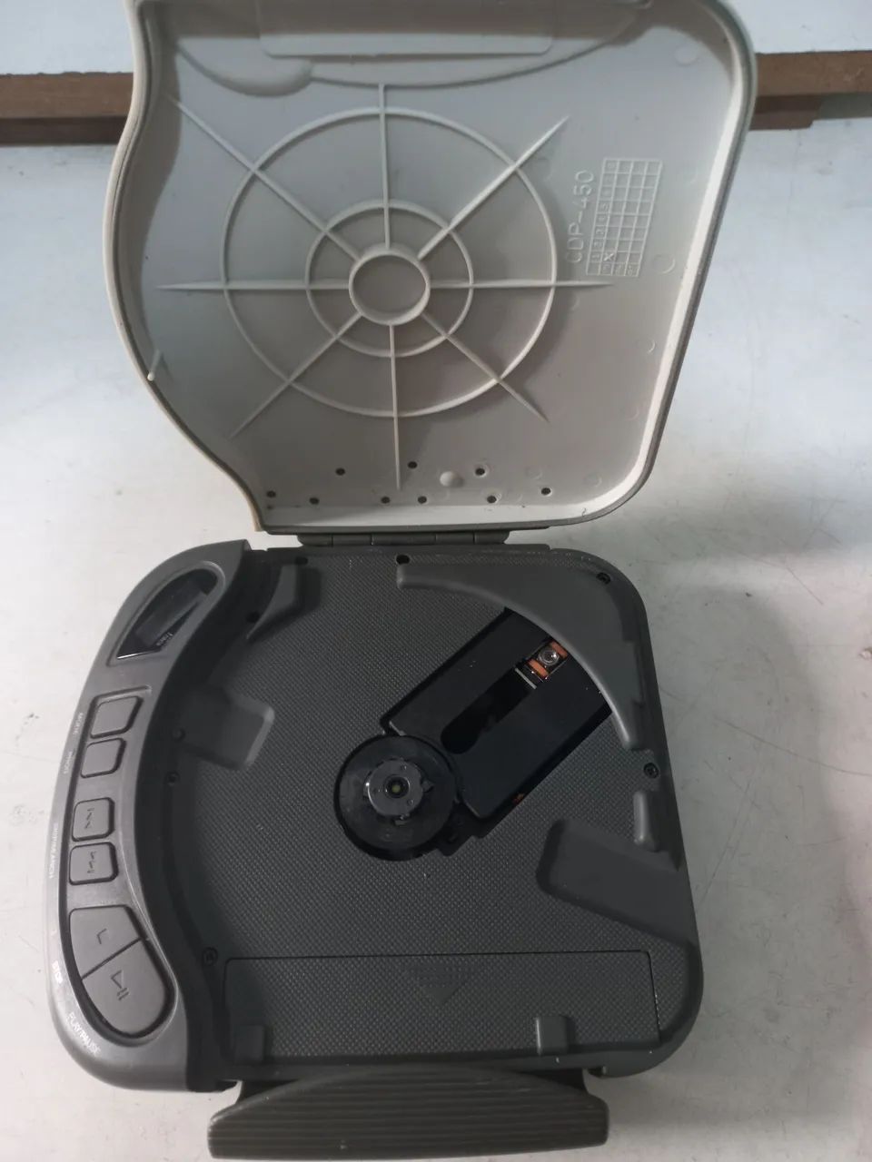 DISCMAN ANTIGO KOSS TRACKER MOD.CDP 450  para arrumar  - Foto 3