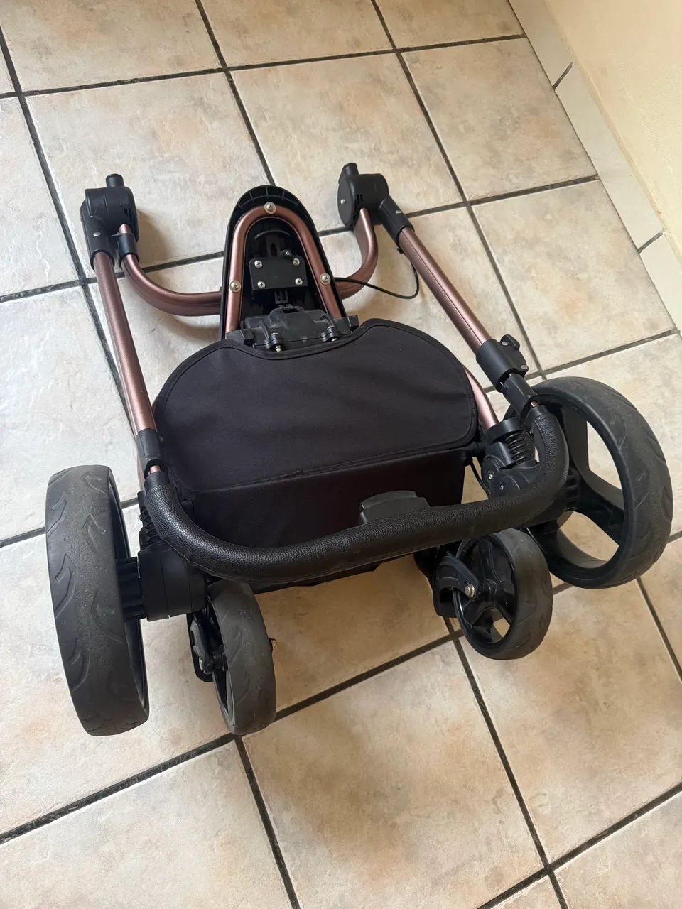 Carrinho de bebê 360° - Foto 3