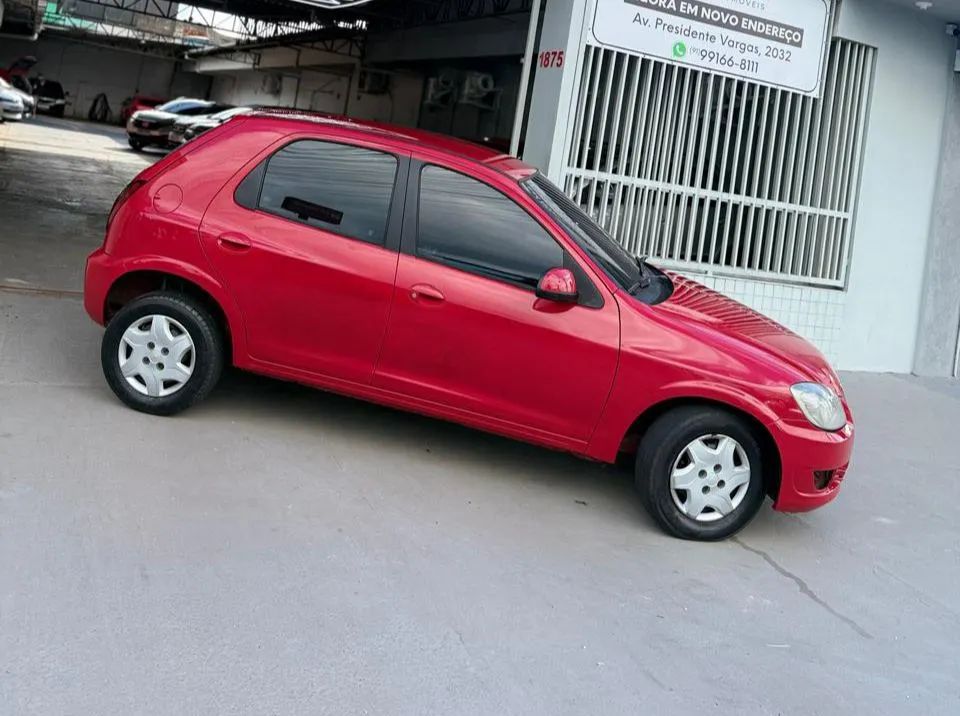 Carro Celta 2013 Vermelho
