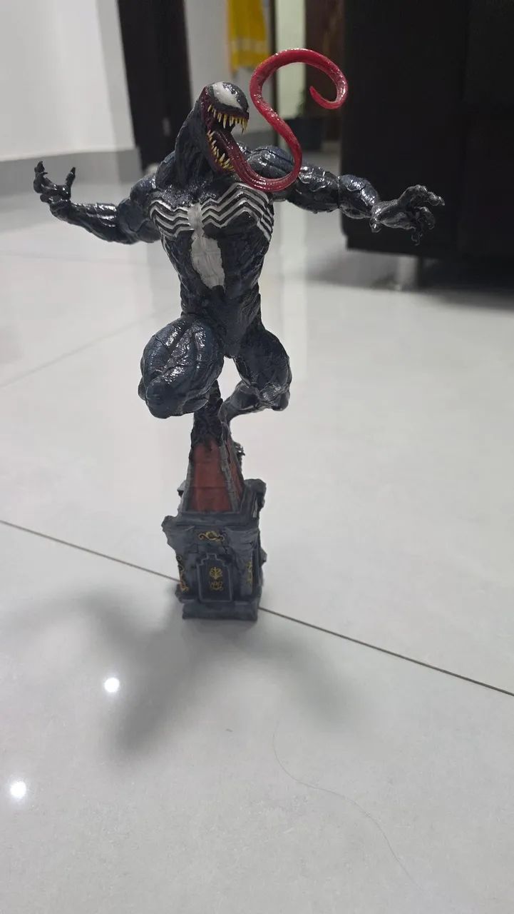 Action figure venom