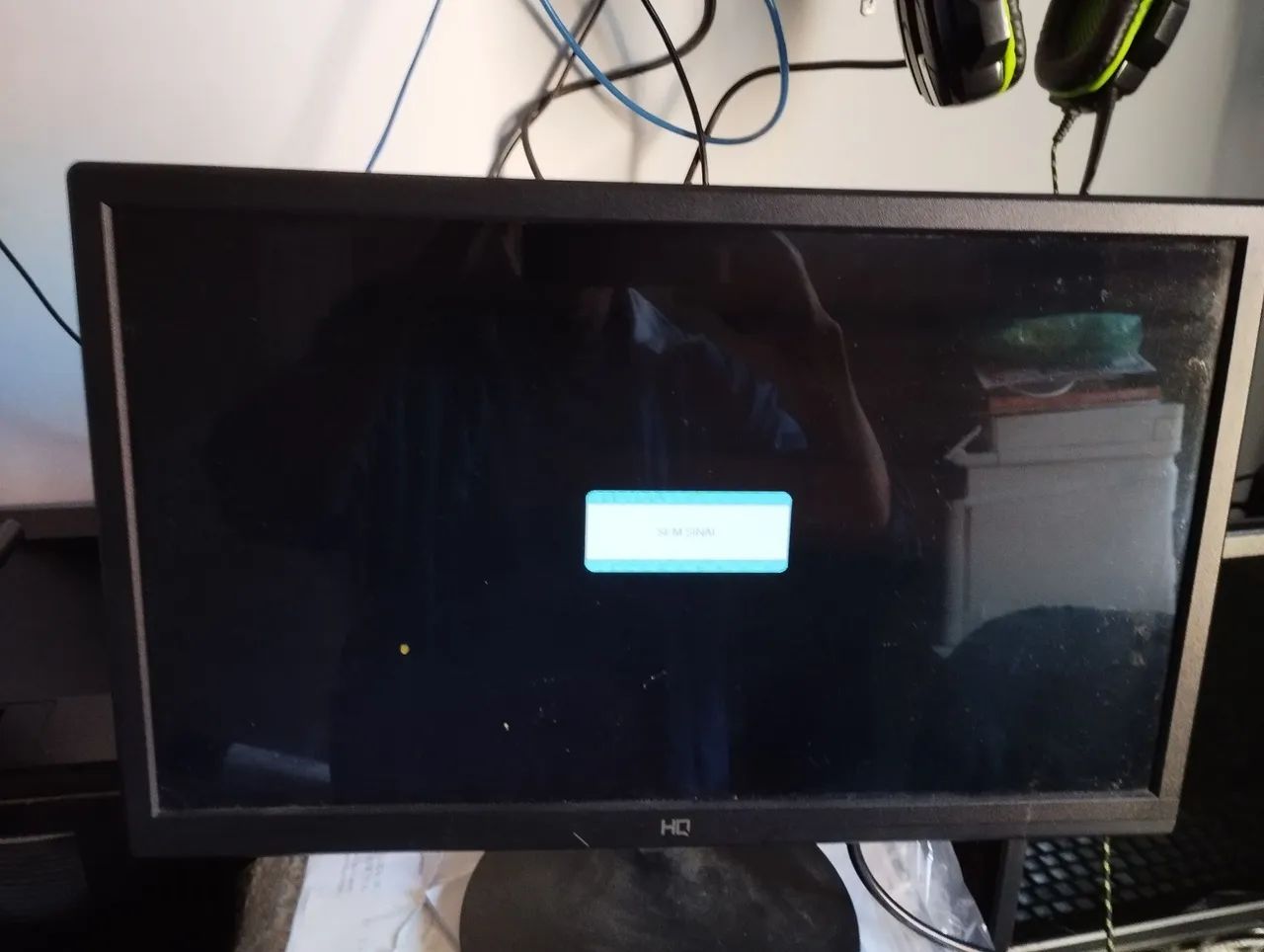 Monitor HQ com manchas pequenas 