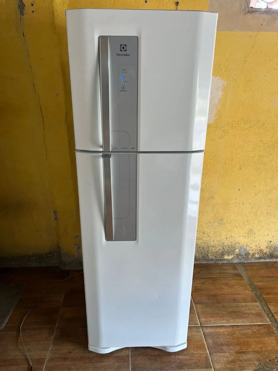 Geladeira Electrolux 110v Frost Free 382L semi nova ( ENTREGO) 