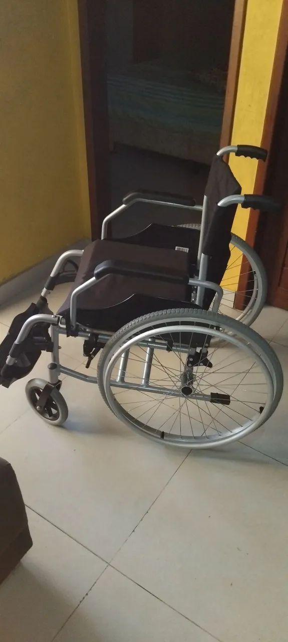 Cadeira de rodas - Foto 4