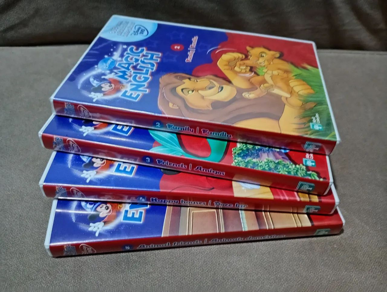 DVDs Magic English 2 ao 5 como novos e um lacrado