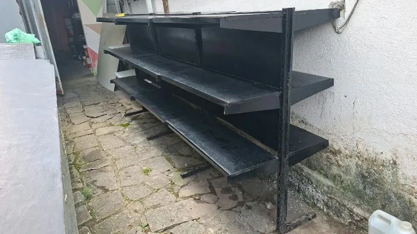 Gôndola central. Medidas: 90cm de comprimento. 30cm de fundo e 1,26m de altura. - Foto 2