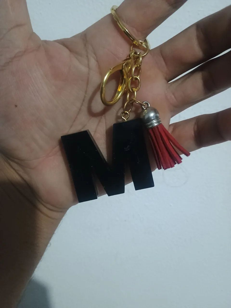 Chaveiro personalizado feito a mão letra M  - Foto 2
