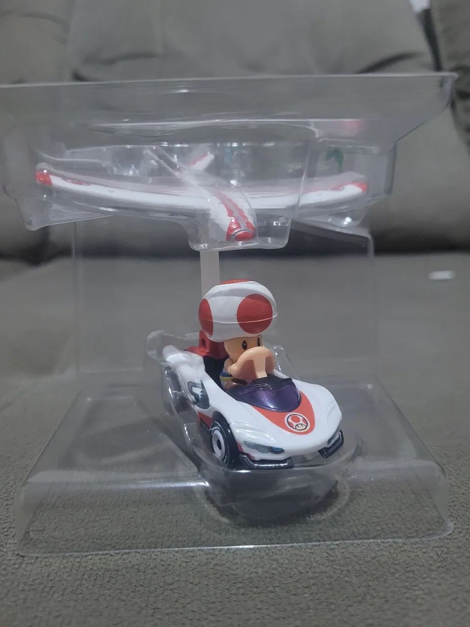 Hotwheeels mario kart Toad embalagem avariada