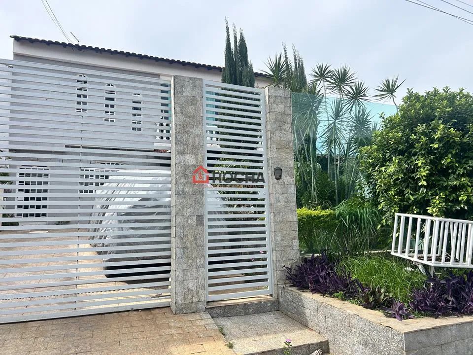 Quadra 2 (Sobradinho) - Vendo ou troco Casa com piscina