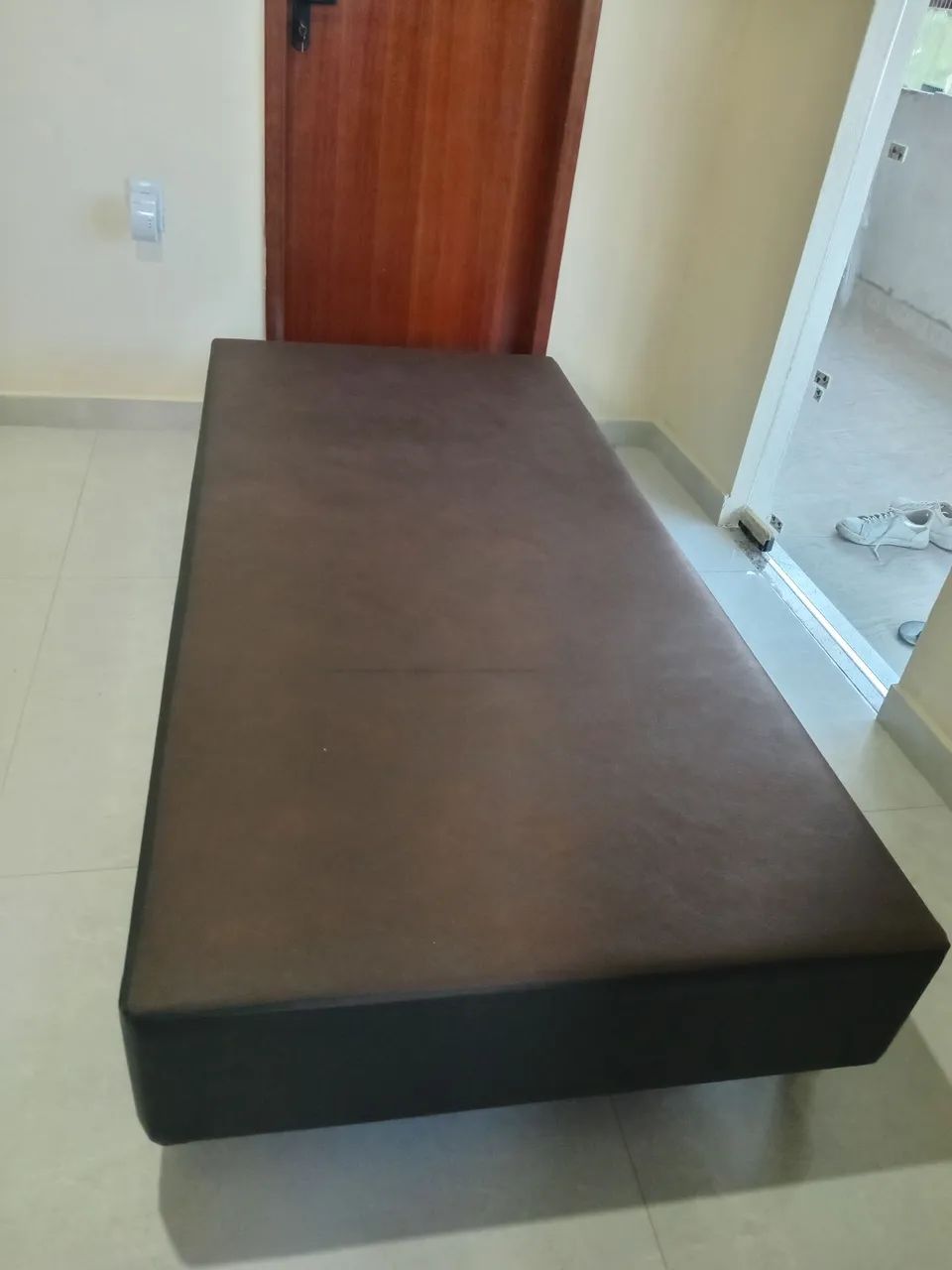 Cama Box Solteiro Sem Colchão - Usada em Bom Estado