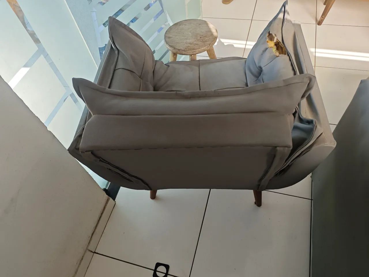 Par de Poltronas com estrutura conservada. - Foto 2