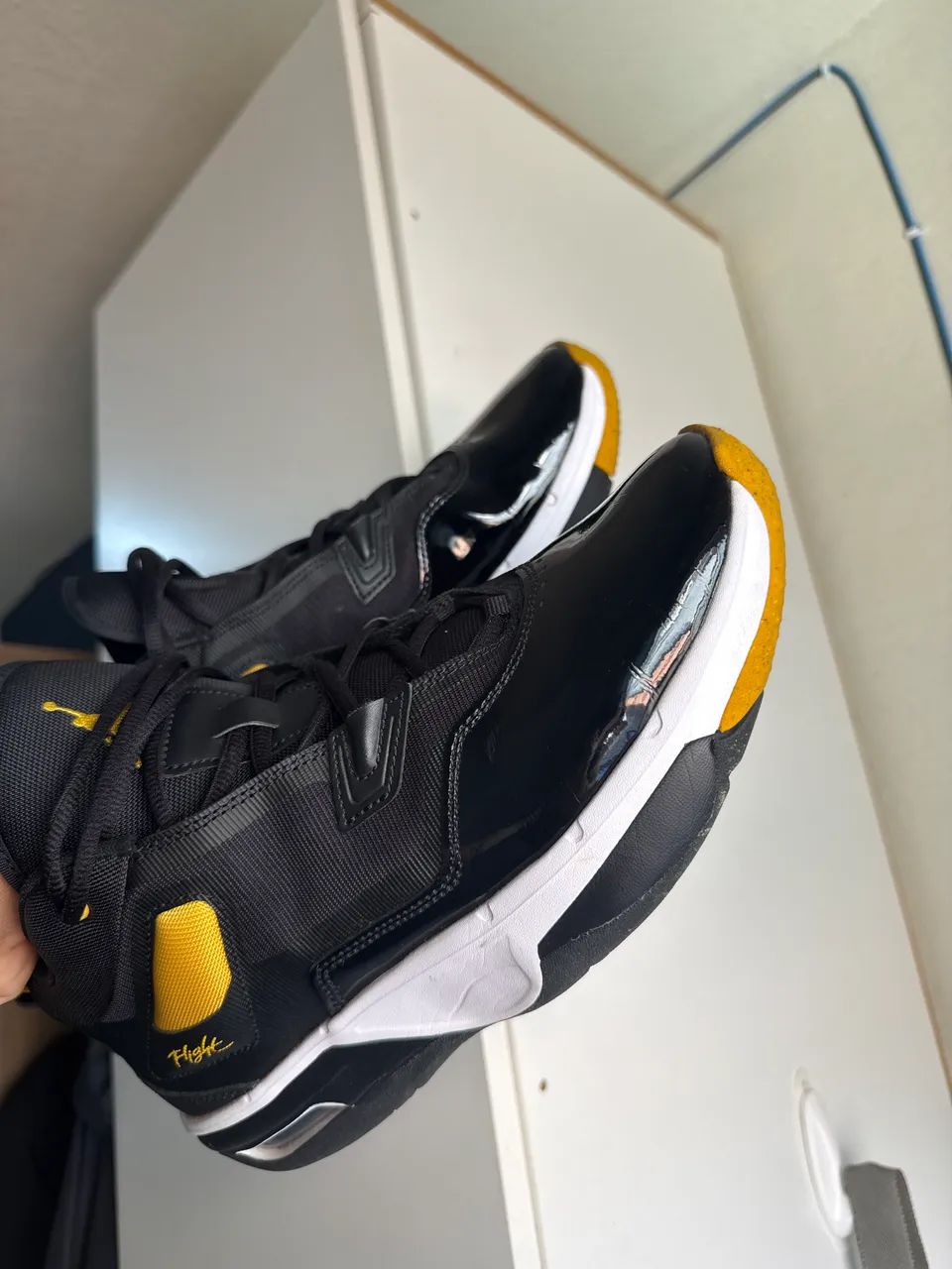 Jordan Stay Loyal 3 Black Yellow Ochre número 41  - Foto 2