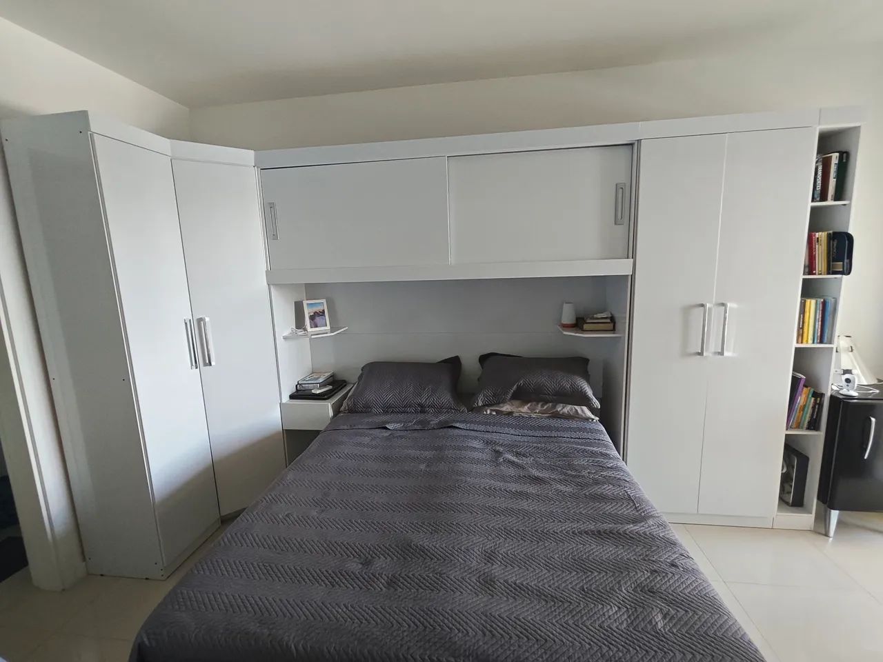 Vendo cama box com colchão queen - Foto 2