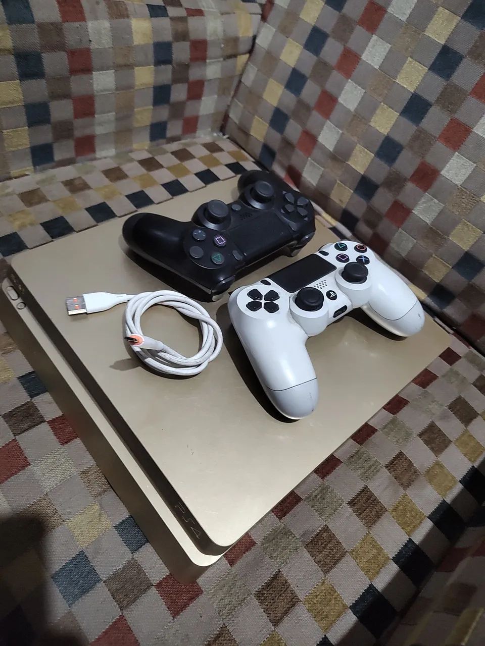 ps4 dourado com 800 GB - Foto 2