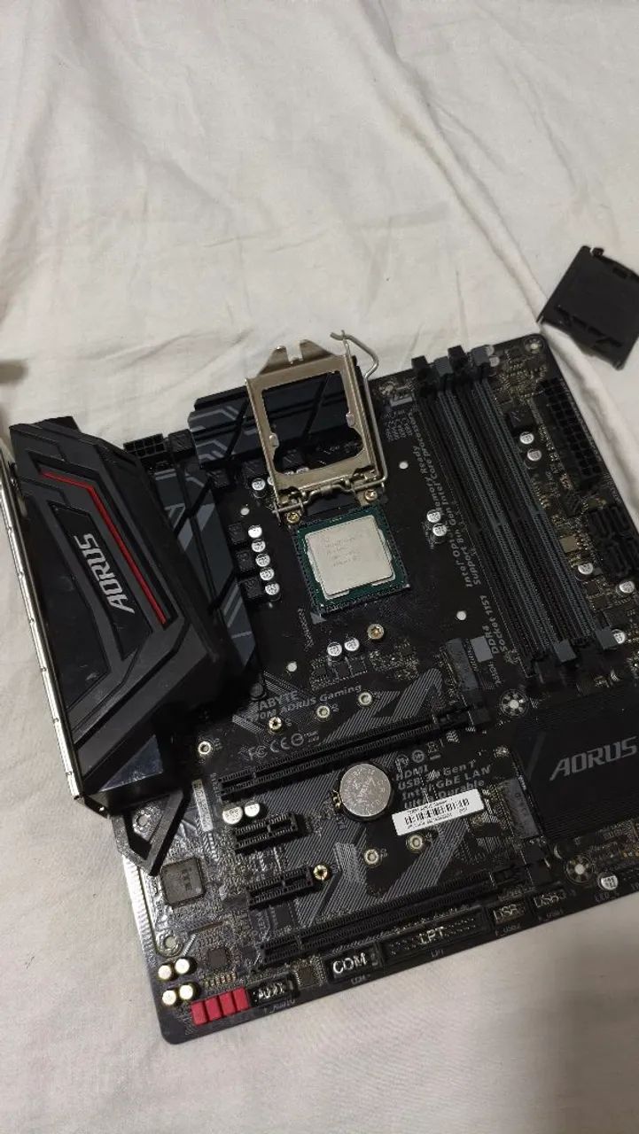 Aorus z370m gaming e processador i5 9600k - Peças de Hardware