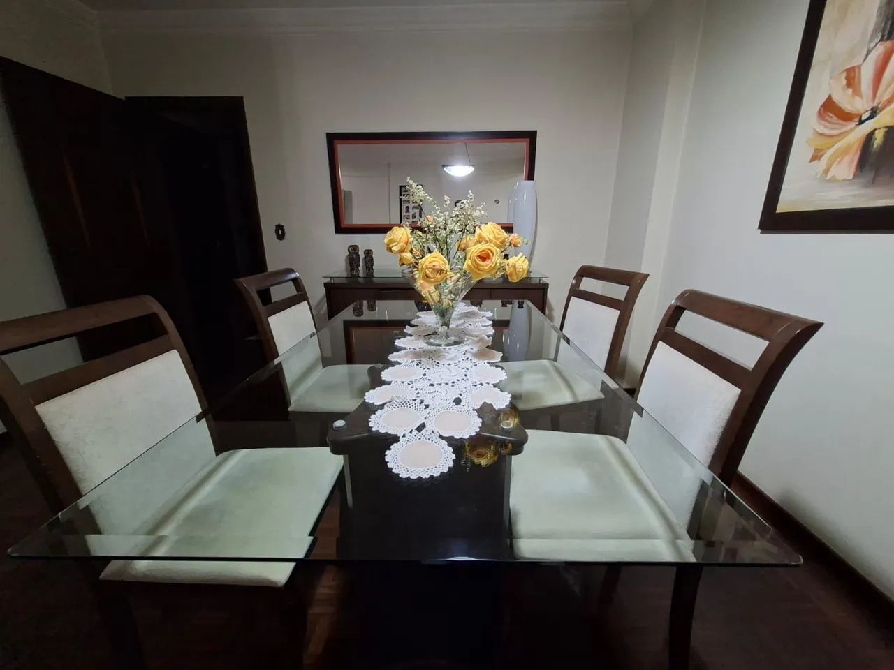 Vendo mesa 6 lugares + 4 cadeiras