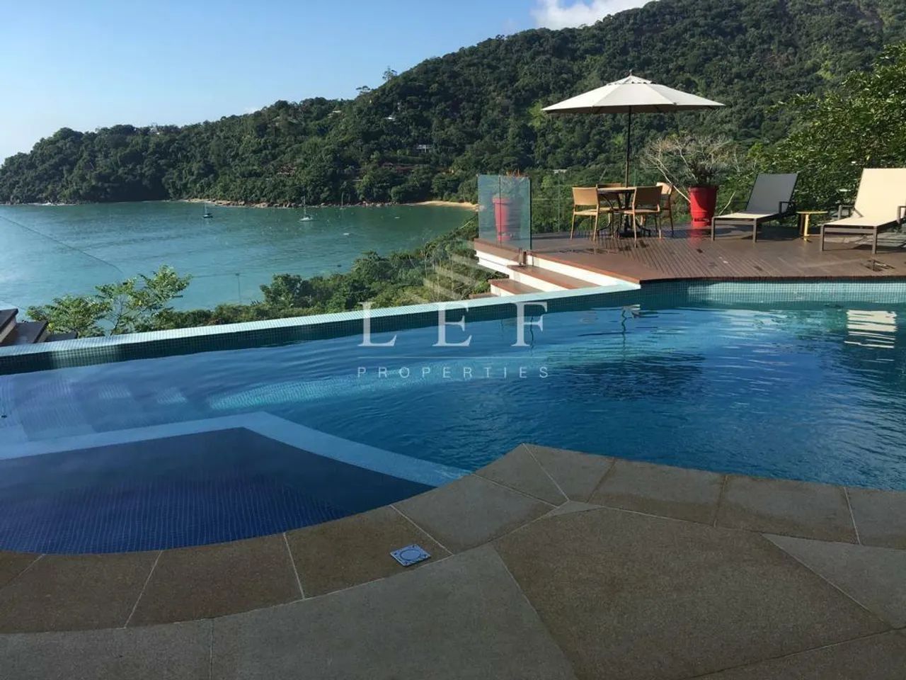 Condomínio Fechado - Ubatuba