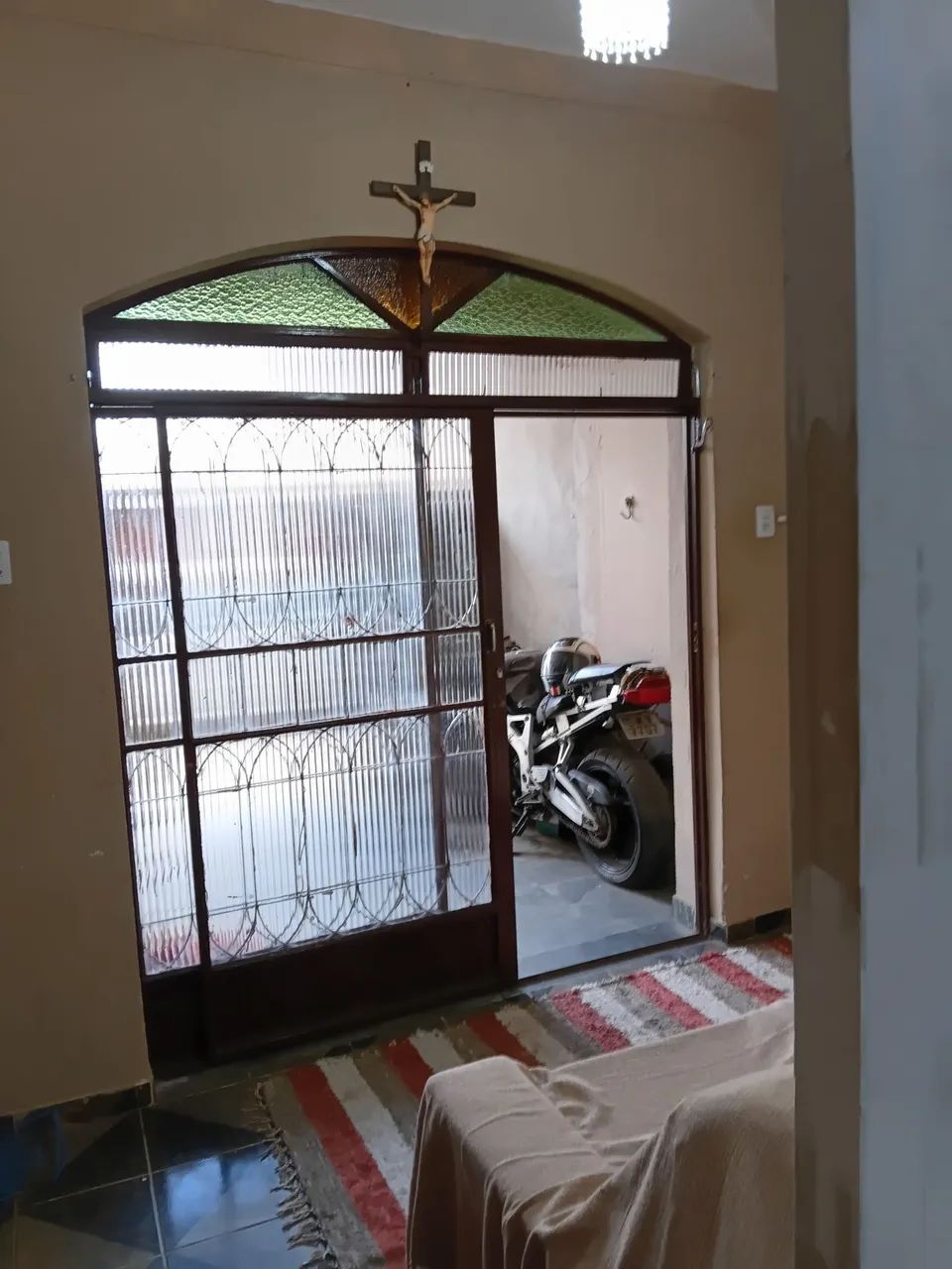 CASA PEQUENA, SIMPLES, MAS MUITO ACONCHEGANTE.  - Foto 2