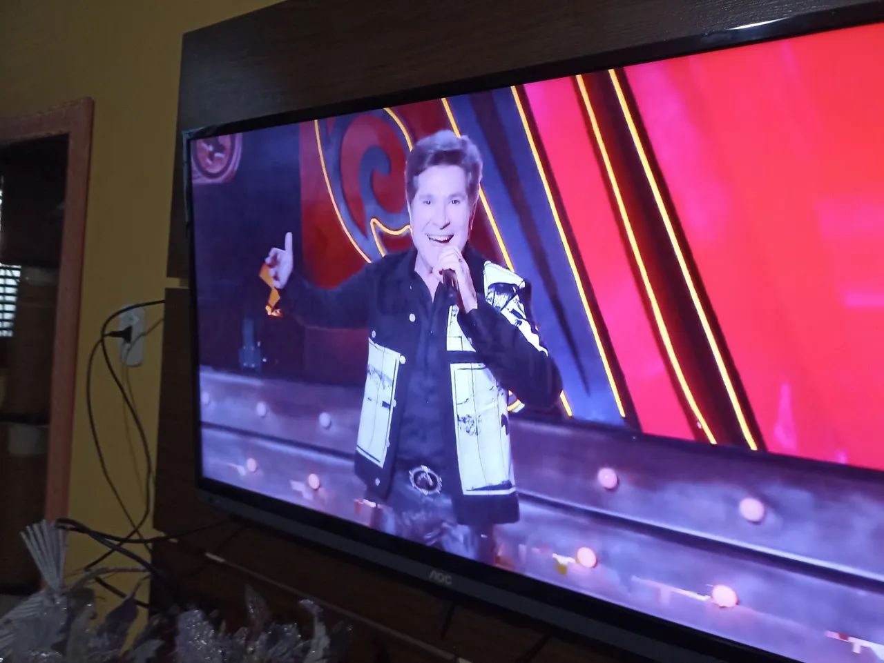 Televisão AOC 42 polegadas <br>Funciona normal <br>Retirada na Parangaba * - Foto 3