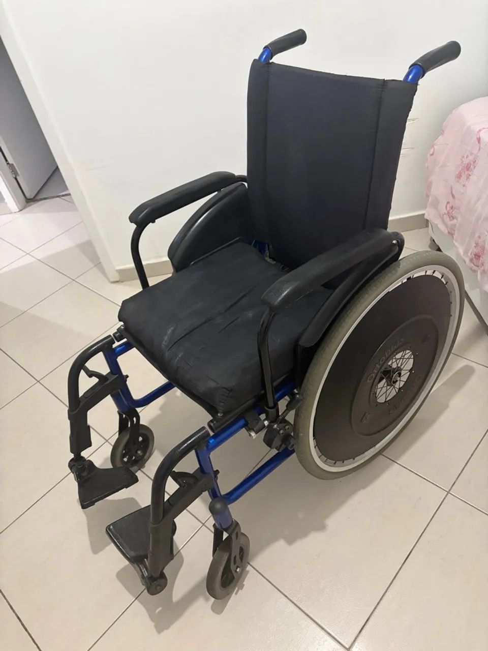 Cadeira de rodas - Foto 2