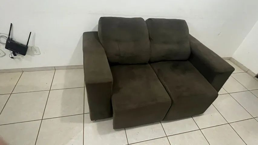 SOFÁ RETRATIL SEMI NOVO COM SUPER PREÇO! - Foto 4