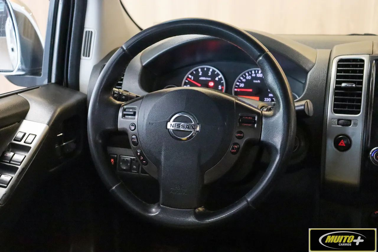 Nissan Frontier SEL CD 4X4 2.5 TB Diesel Aut. 2013 - Foto 6