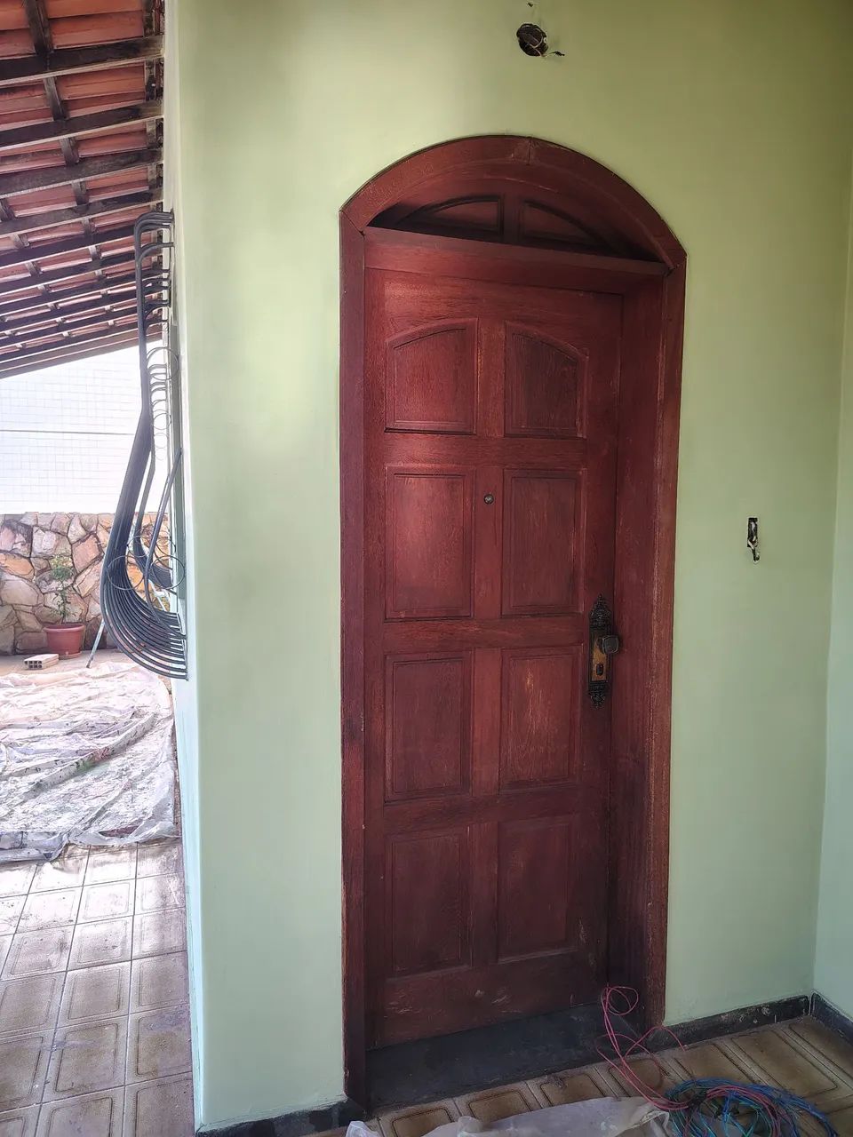 Serviço de pintura de paredes e madeira 