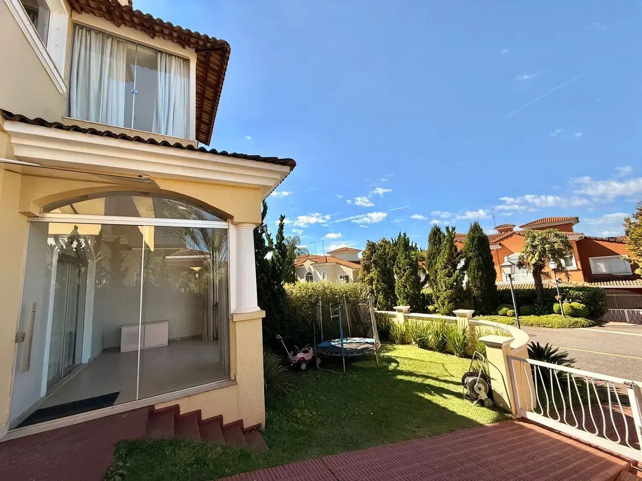 Casa para alugar com Piscina e 3 quartos, 210 m² - Alphaville Lagoa Dos Ingleses - Foto 2