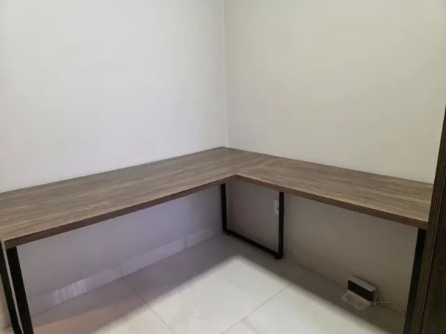 Mesa para escritório em L