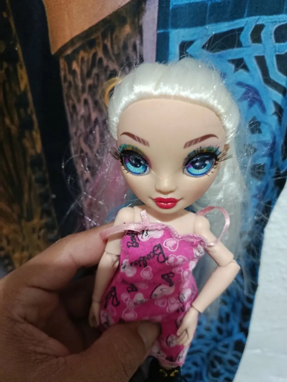 Boneca Rainbown pequena