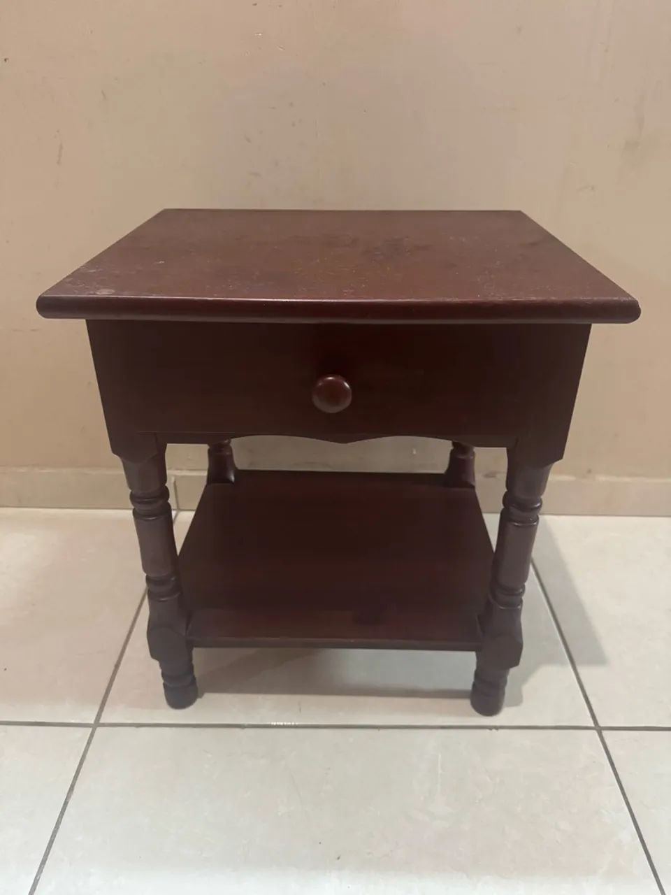 Mesa de cabeceira 
