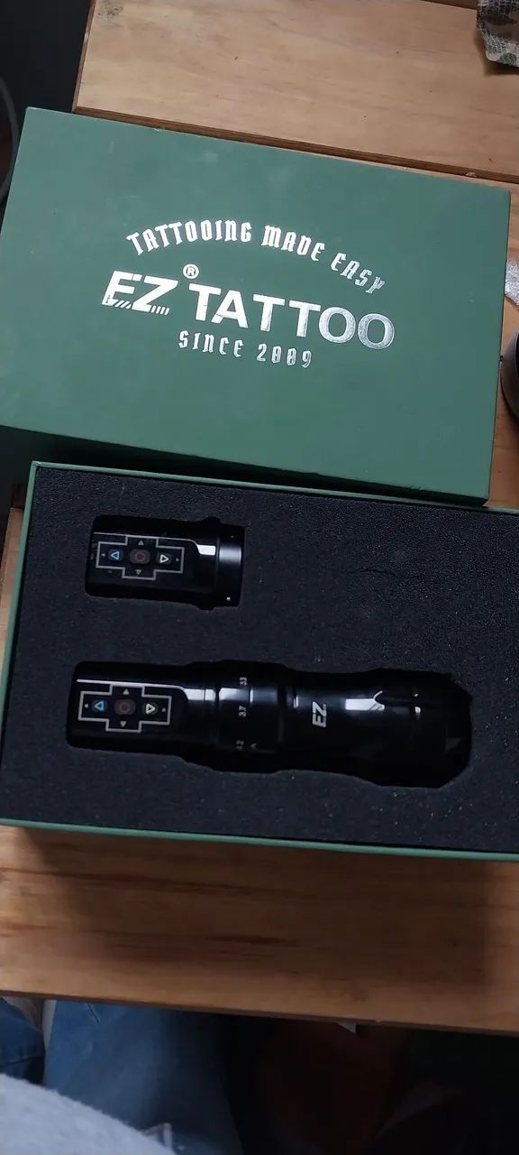 Maquina de tatuar e maca por 1500 