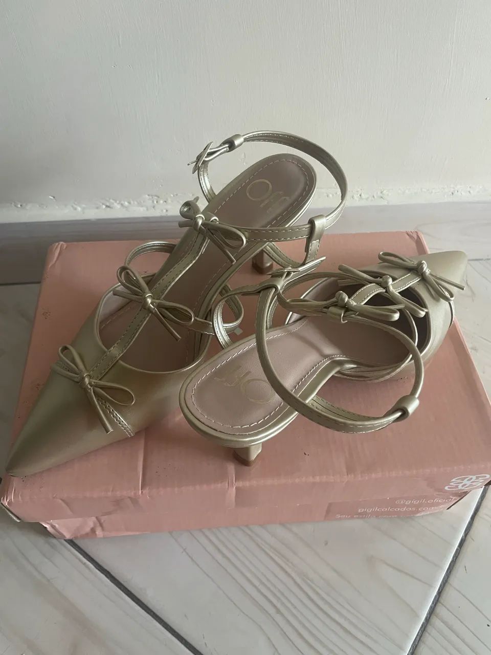 Scarpin Dourado  - Foto 2
