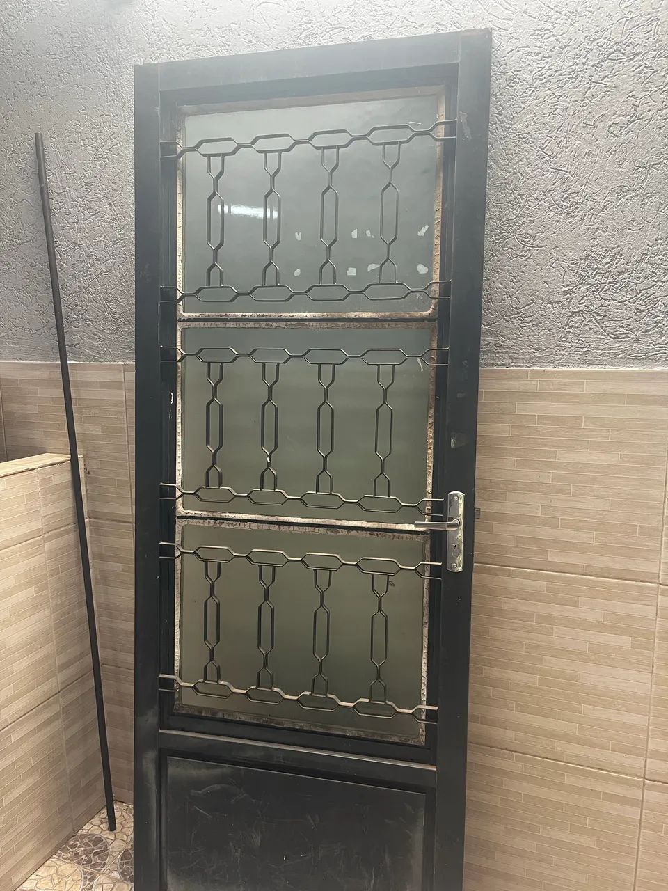 Porta de ferro com chave 