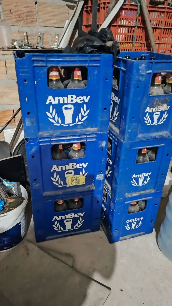 Engradado de cerveja litrão com garrafas  - Foto 2
