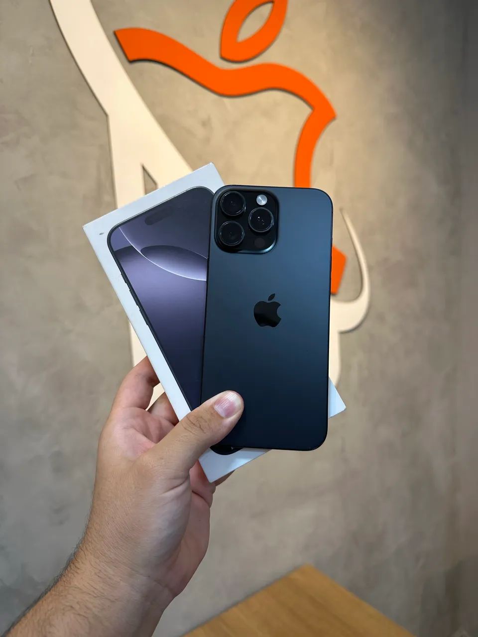 iPhone 16 Pro Max 256gb bateria 96% seminovo Loja Fisica
