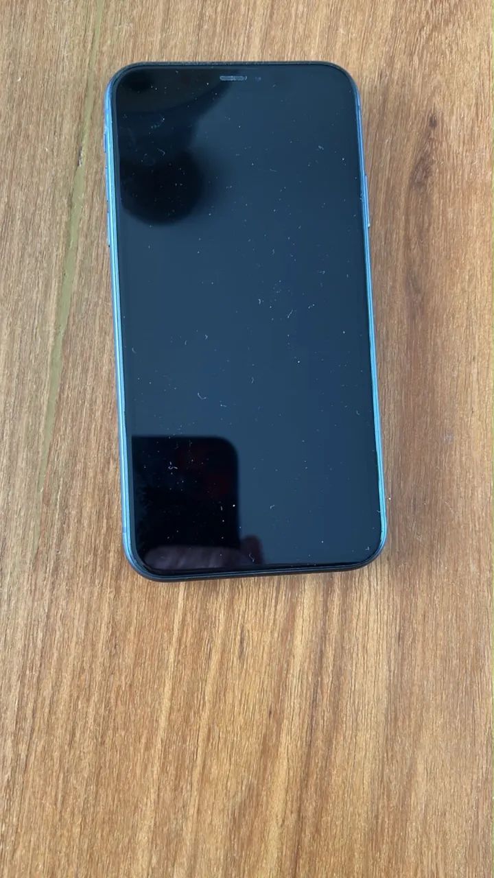 Vendo iPhone 11 64g saúde da bateria 77%