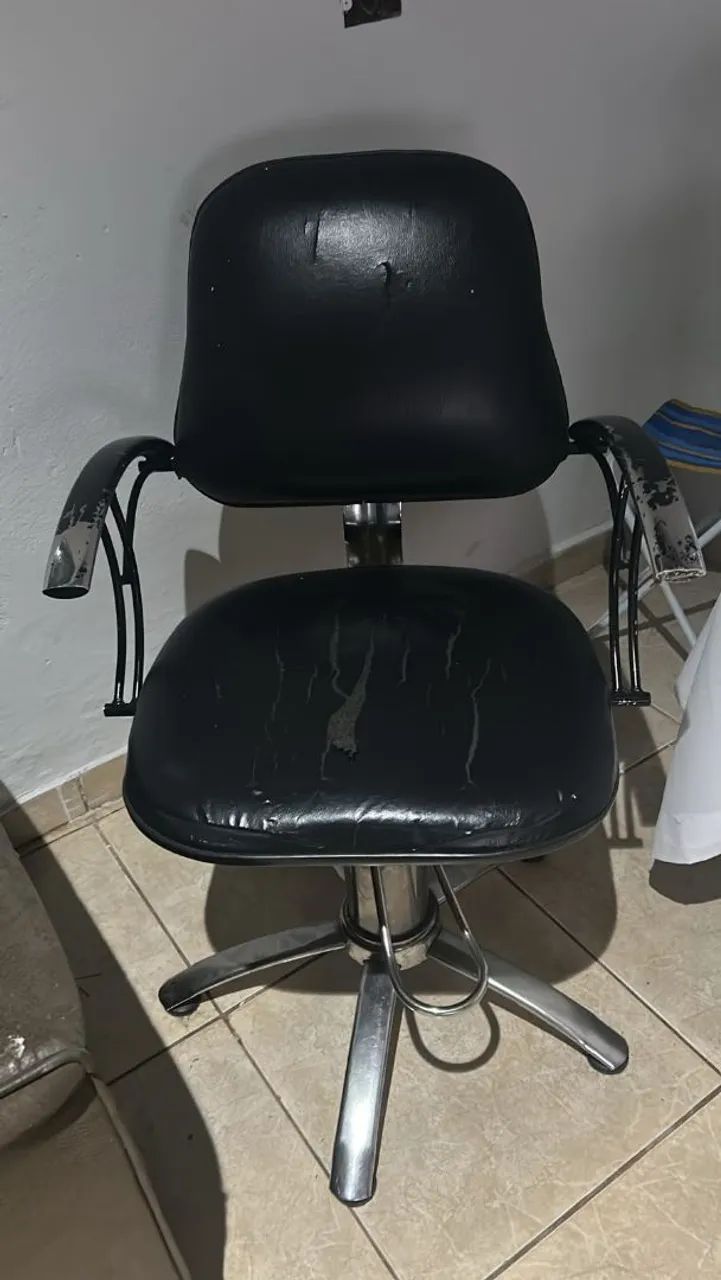 Vendo cadeira hidráulica e lavatorio