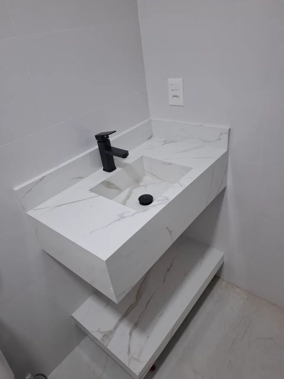 Lavatórios em porcelanato sob medida  - Foto 2