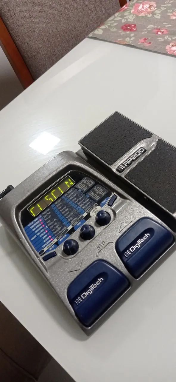 Pedaleira Digitech RP200 - Foto 3