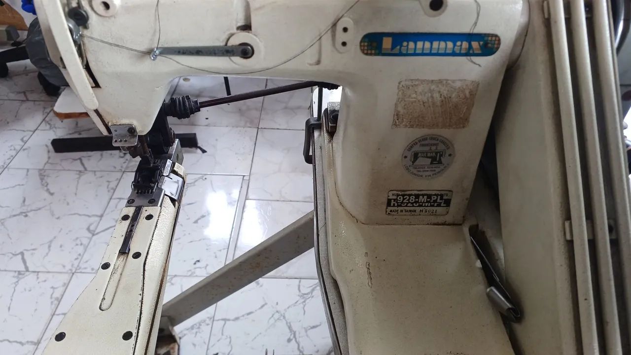 Máquina industrial de braço fechadeira, três agulhas, ideal para fechar bermudas e calças. - Foto 5