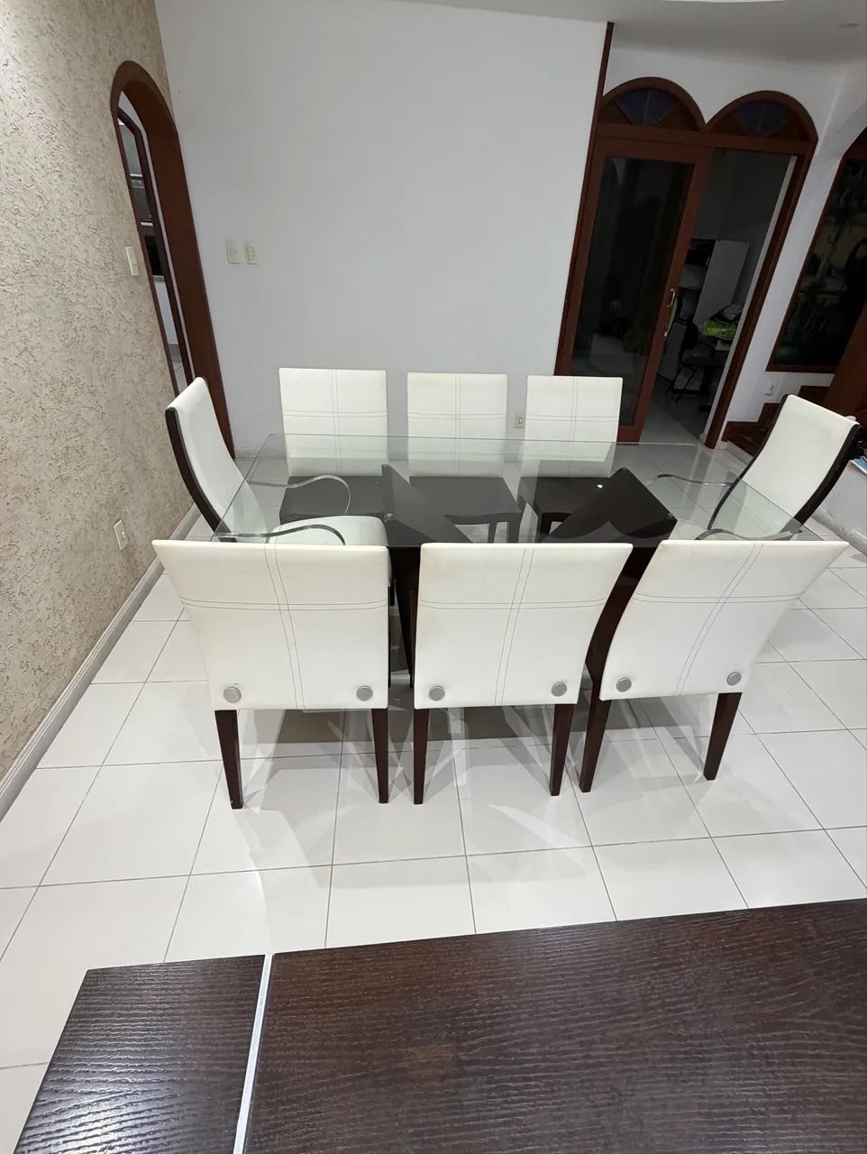 VENDO CONJUNTO DE MESA/CADEIRA E APARADOR - Foto 5